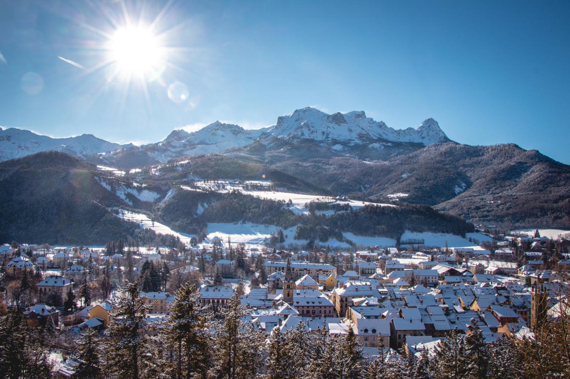 La Capitale - Les Gites De L Argile Barcelonnette Exteriér fotografie