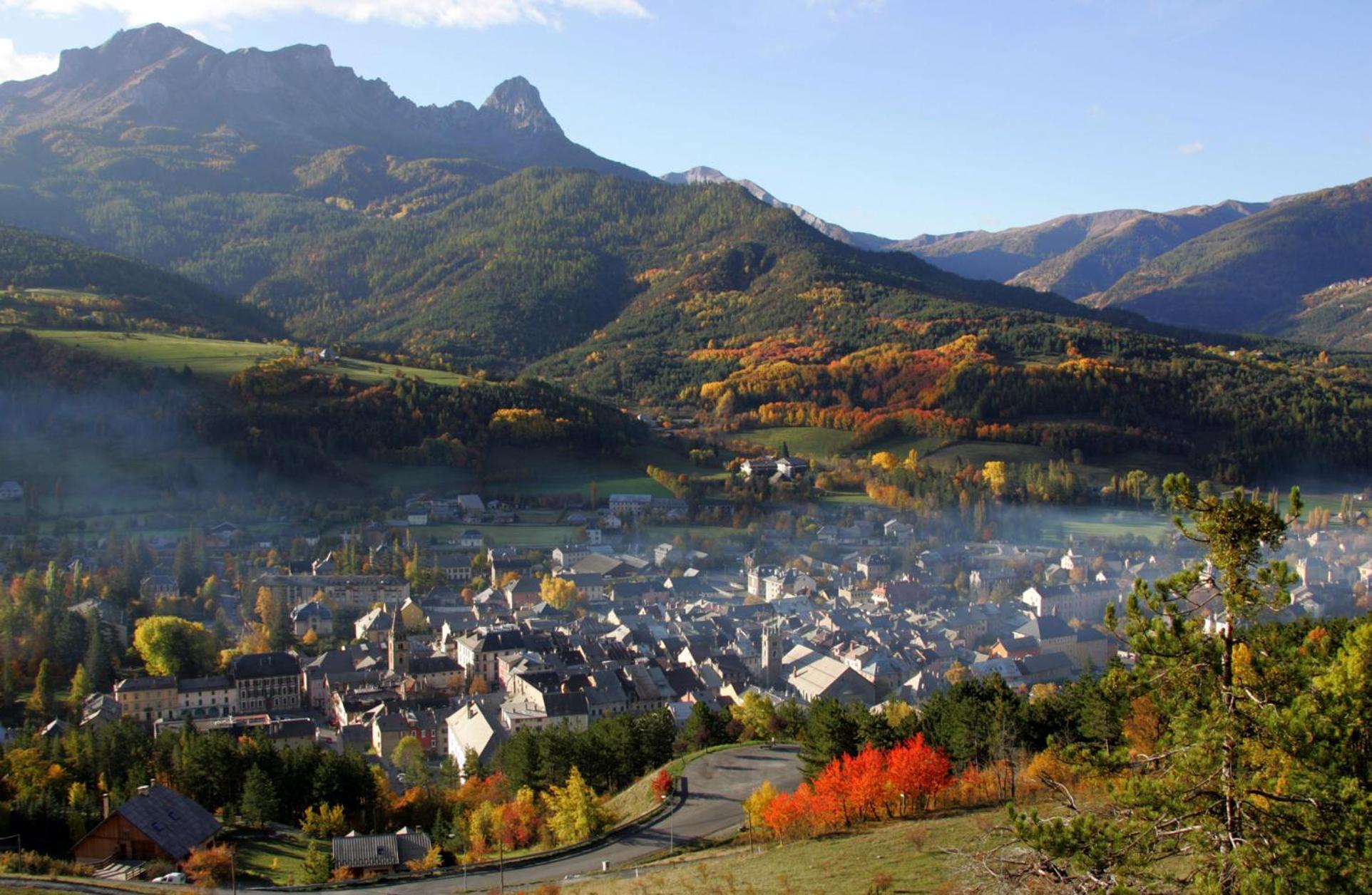 La Capitale - Les Gites De L Argile Barcelonnette Exteriér fotografie