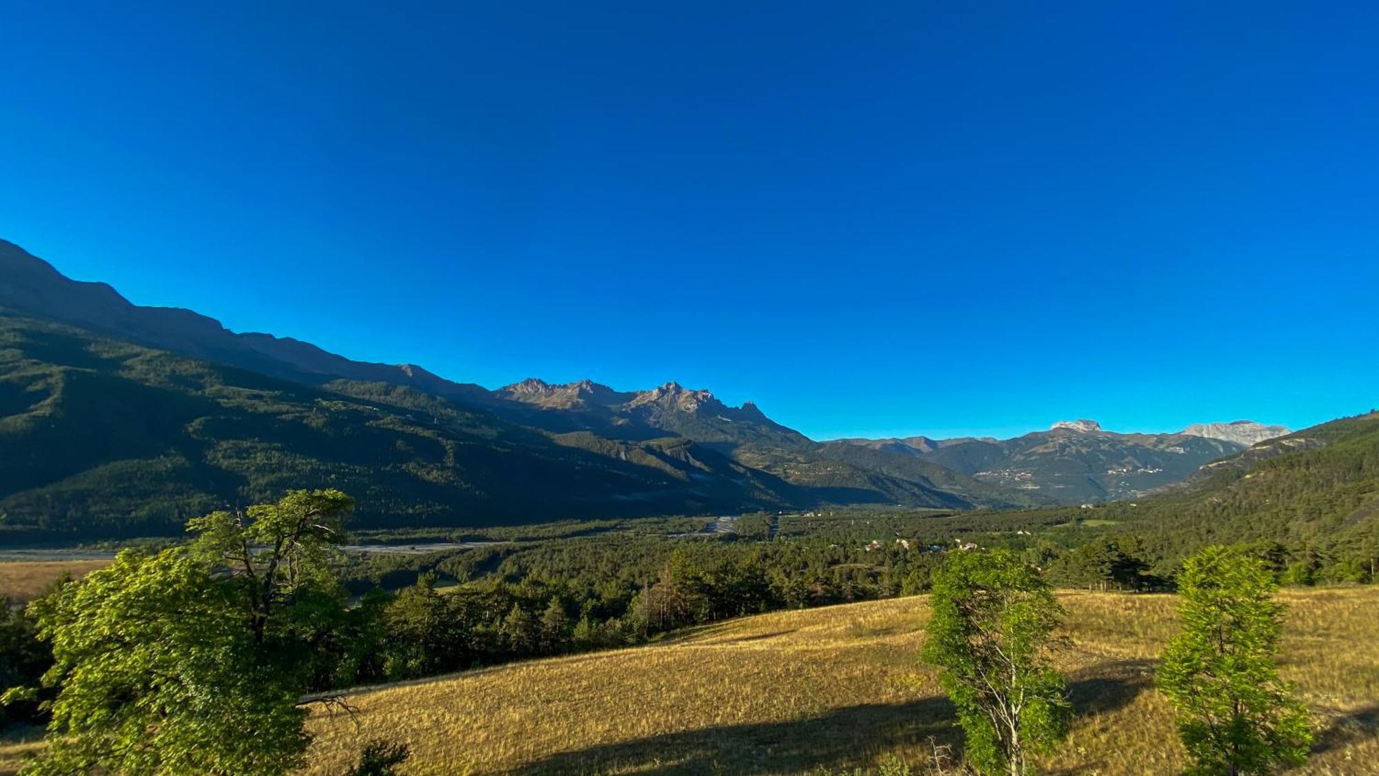 La Capitale - Les Gites De L Argile Barcelonnette Exteriér fotografie